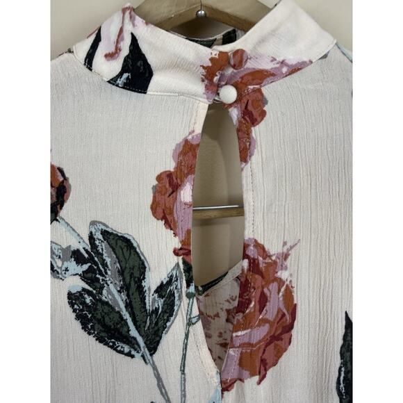 Akira Women’s Loose Chiffon Floral Blouse with V-Neck and Choker Detail Size S - Picture 7 of 13